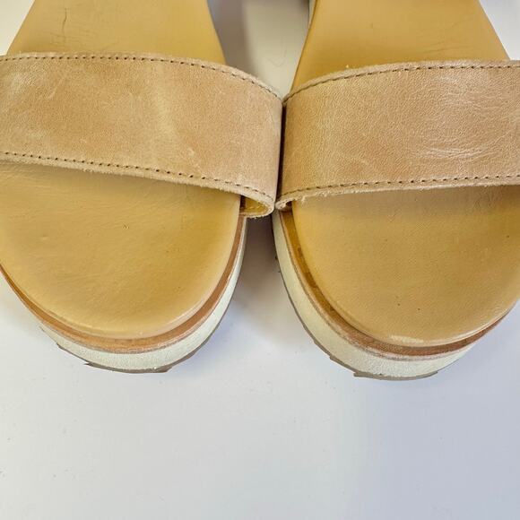 Nisolo Go-To Flatform Sandal in Almond Ankle Strap Size 9.5 Hook & Loop close - Picture 9 of 16